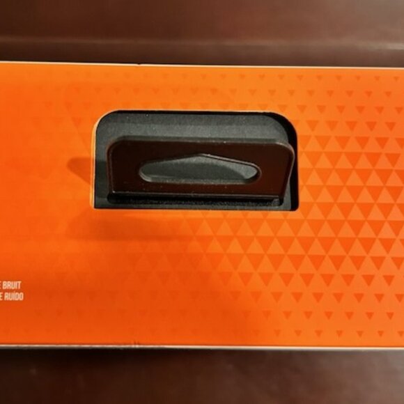 JBL LIVE 660NC Wireless Over-Ear Noise Cancelling Headphones - White - Picture 5 of 8